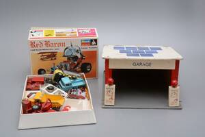 Parti äldre leksaksbilar