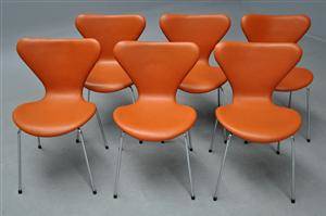  Arne Jacobsen. Sæt på seks stole, model 3107 i cognacfarvet læder 6