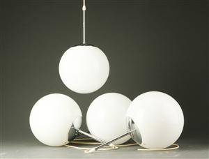 12 pendler af hvidt glas, 1950-1960erne 12