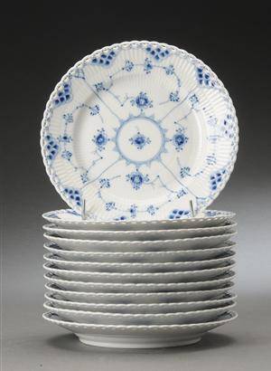 Royal Copenhagen. Musselmalet, helblonde, frokosttallerkener. 12