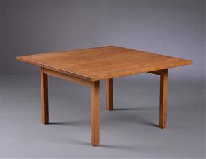 Hans J. Wegner. Kvadratisk sofabord af massiv egetræ  