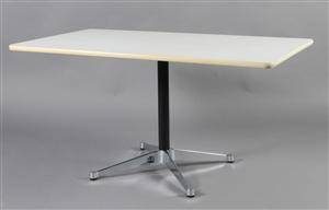 Charles Eames. Rektangulært spisebord Segmented Table, Vitra.