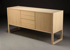 Ansager møbelfabrik, lav skænk, sæbebehandlet bøgetræ 