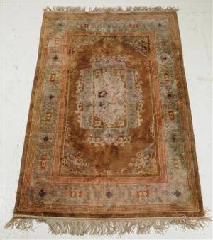 Kinesisk silketæppe, 181x122 cm.