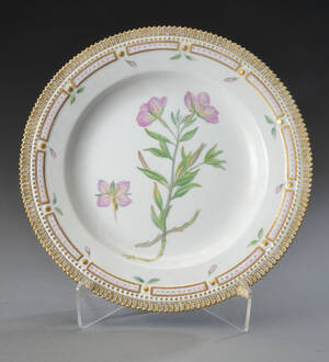 Royal Copenhagen, Flora Danica middagstallerken nr. 0624