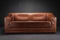 Dansk møbelproducent. 2½-pers. sofa betrukket med bøffellæder