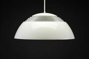 Arne Jacobsen. AJ1 pendel