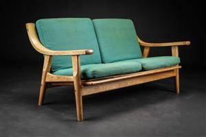 Hans J. Wegner. To-pers. sofa af egetræ, model GE-530