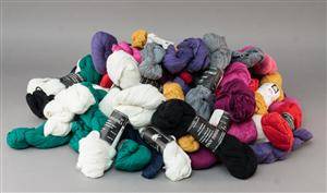 Parti Tvinni Angora og Tussah garnnøgler.45