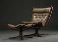 Sigurd Ressel. Højrygget Falcon lænestol samt skammel, læder 2 