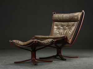 Sigurd Ressel. Højrygget Falcon lænestol samt skammel, læder 2 