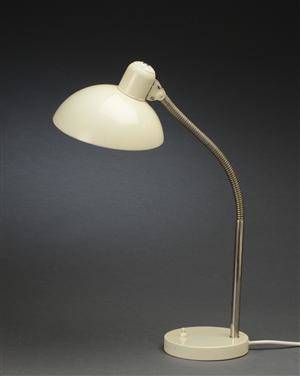 Christian Dell. Kaiser bordlampe, model 6561 