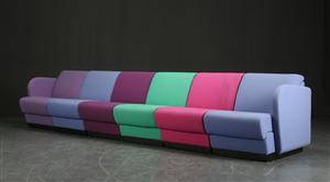 Kinnarps Sofa i seks moduler betrukket med flerfarvet uld 6