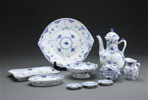 Royal Copenhagen. Musselmalet halvblonde middags- og kaffeservice 10