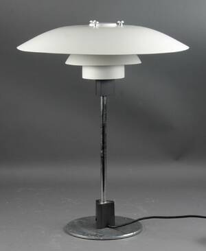 Poul Henningsen. PH 43 bordlampe