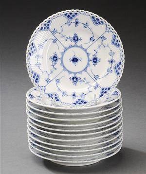 Royal Copenhagen  Kgl. Porcelæn, musselmalet helblonde, assietter. 12