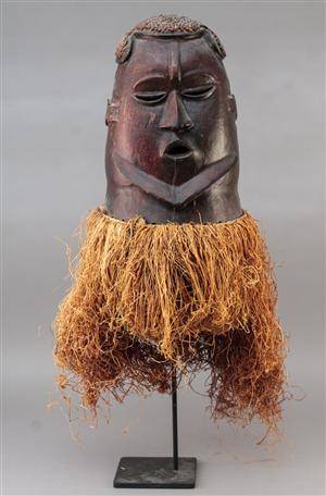 Afrikansk maske, udskåret i træ