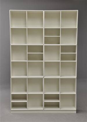 Peter Lassen. Seks Montana reoler af lakeret mdf. 6 