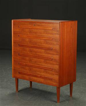 Kommode af teak, 1950erne, dansk møbelproducent