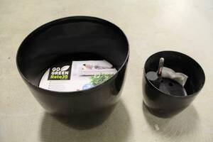 Krukor med bevattningssystem 2 st