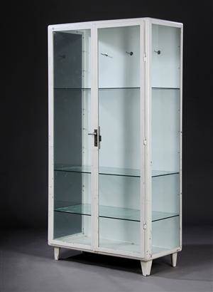 Vitrine-tandlægeskab, metal og glas, ca. 1950erne