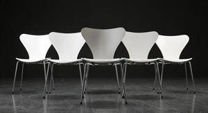 Arne Jacobsen. Seks Syver-stole, Model 3107 6