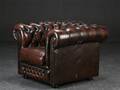 Chesterfield. Lænestol betrukket med læder