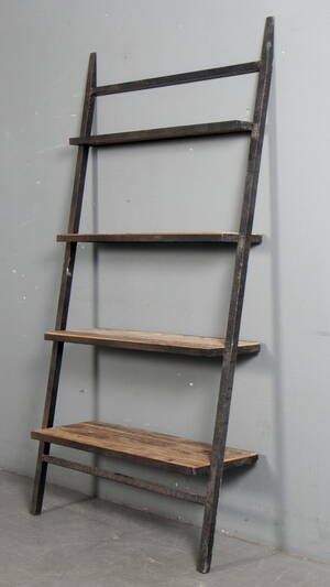 Stigereol, af massiv elmetræ.