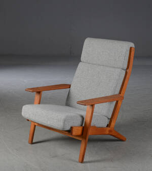  Hans J. Wegner. Højrygget lænestol af teak, model GE-290A