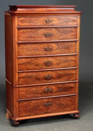 Chiffoniere af mahogni, 1800-tallet