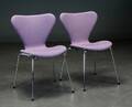 Arne Jacobsen. To syverstole, model 3107 2