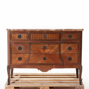 Byrå Louis XVI stil