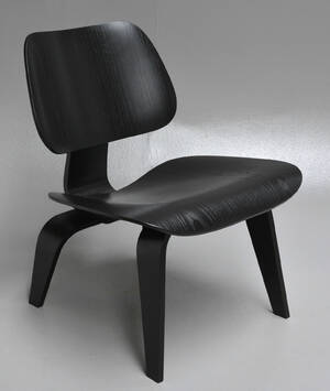 Charles Eames. LCW, lounge hvilestol i sortlaseret ask 
