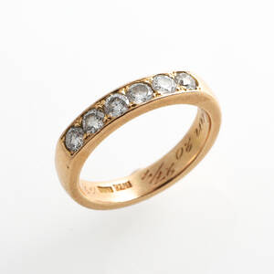 Ring med diamanter