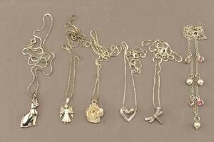 Halsband med hängen i silver 6 st