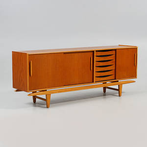 SIDEBOARD