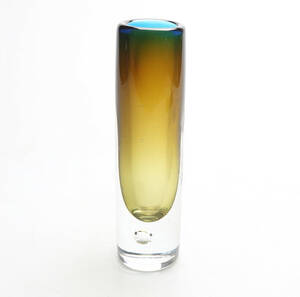 VICKE LINDSTRAND. VAS, glas, Kosta, signerad, 1900-tal.