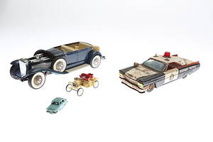 BILAR, 4 st, bland annat Japan och England, 1900-tal.