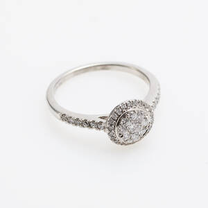 Ring 18 k vitguld diamanter