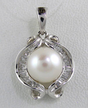 Perle og diamant vedhæng fra Heartbeats.