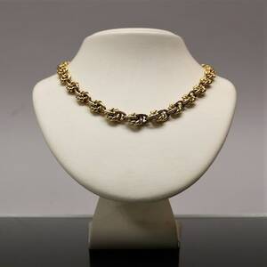 Halsband