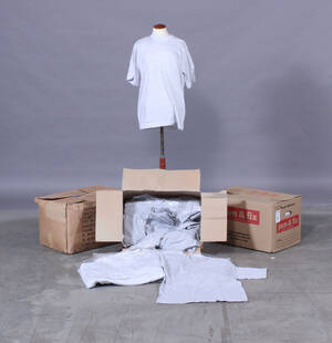 Parti med T-shirts, ass. størrelser ca. 300 stk