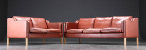 Stouby. Tre-pers. sofa samt to-pers. sofa, læder 2