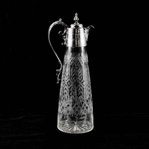 Kanna, nysilver och glas