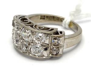 Ring i vitguld