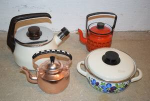 Kaffekannor och kastrull A154