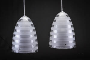 Louise Campbell for Louis Poulsen. Par pendler af glas, model 275 2 