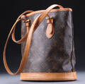 Louis Vuitton, Petit Bucket Denne vare er sat til omsalg under nyt varenummer 4456752