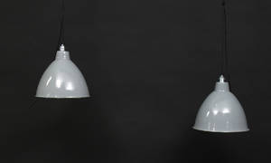 Ett par taklampor i emaljerad plåt 2