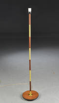 teak standerlampe af messing